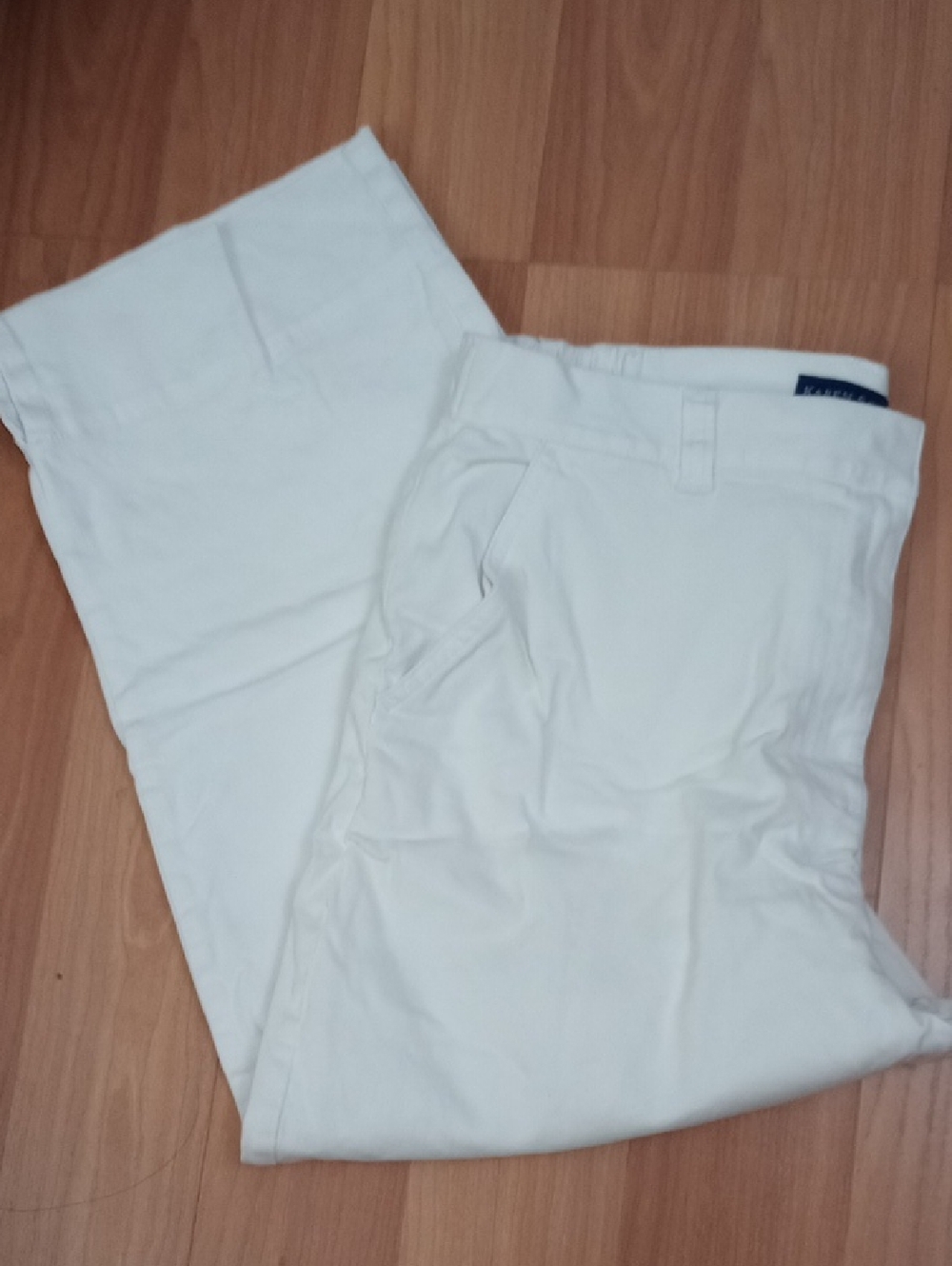 White Capri Pants